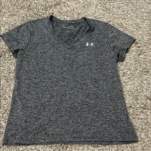 Under Armour Women's Heathered Black V-Neck HeatGear size Large